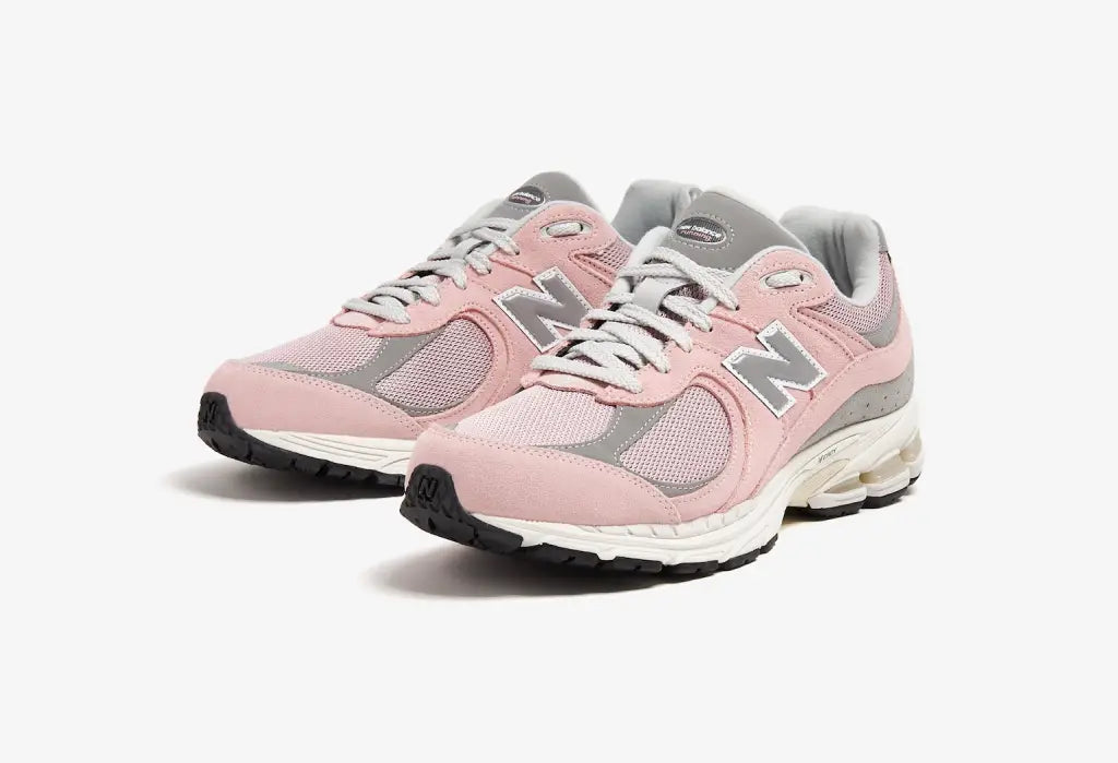 New Balance 2002R "Orb Pink" women's sneakerhead sector report in!