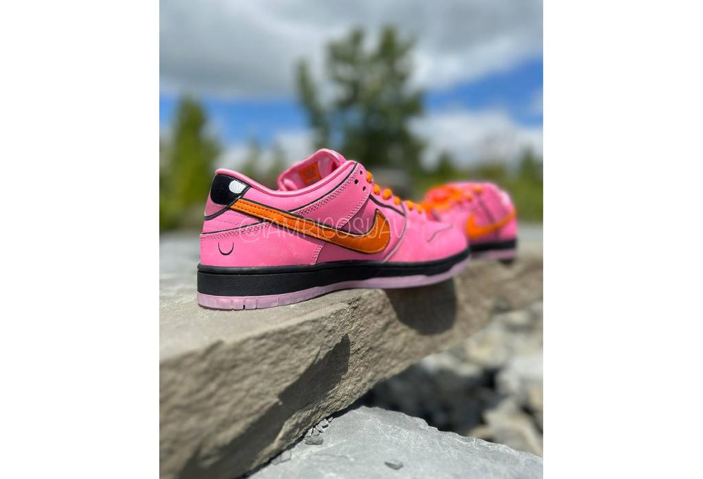 The Powerpuff Girls x Nike SB Dunk Low "Blossom"