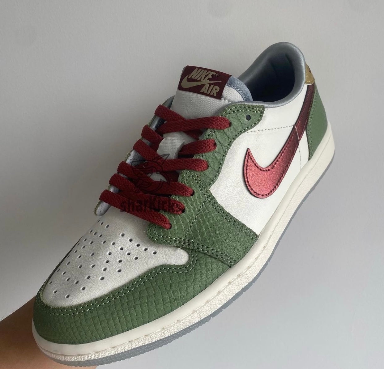 Jordans 1 to celebrate the day of the year of the dragon - Air Jordan 1 Low OG "Year of the Dragon"