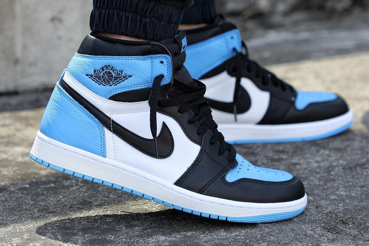 Air Jordan 1 Retro High OG UNC