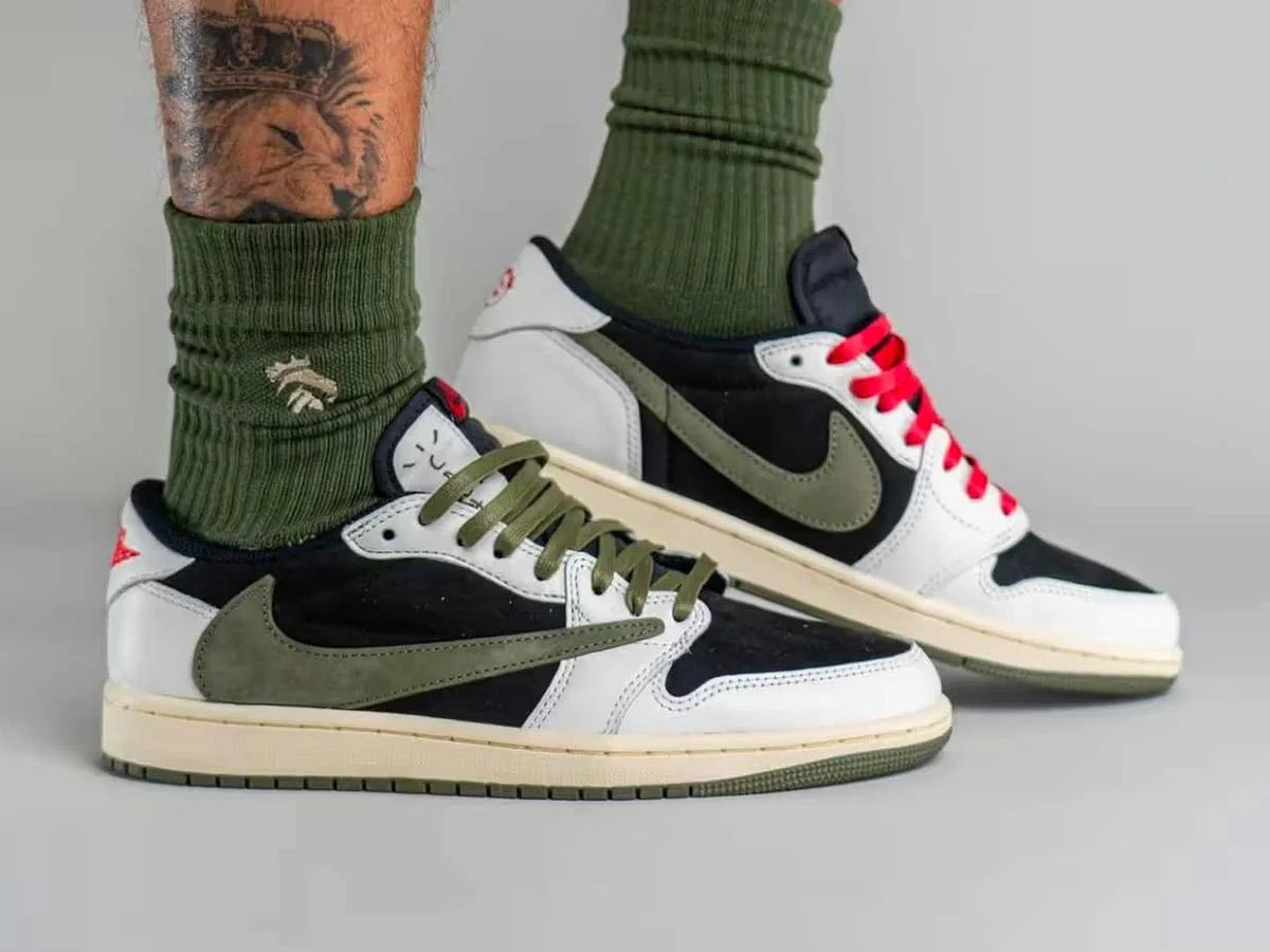 Air Jordan 1 Low x Travis Scott - Closer Look