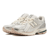 New Balance 1906R Silver Metallic Cream