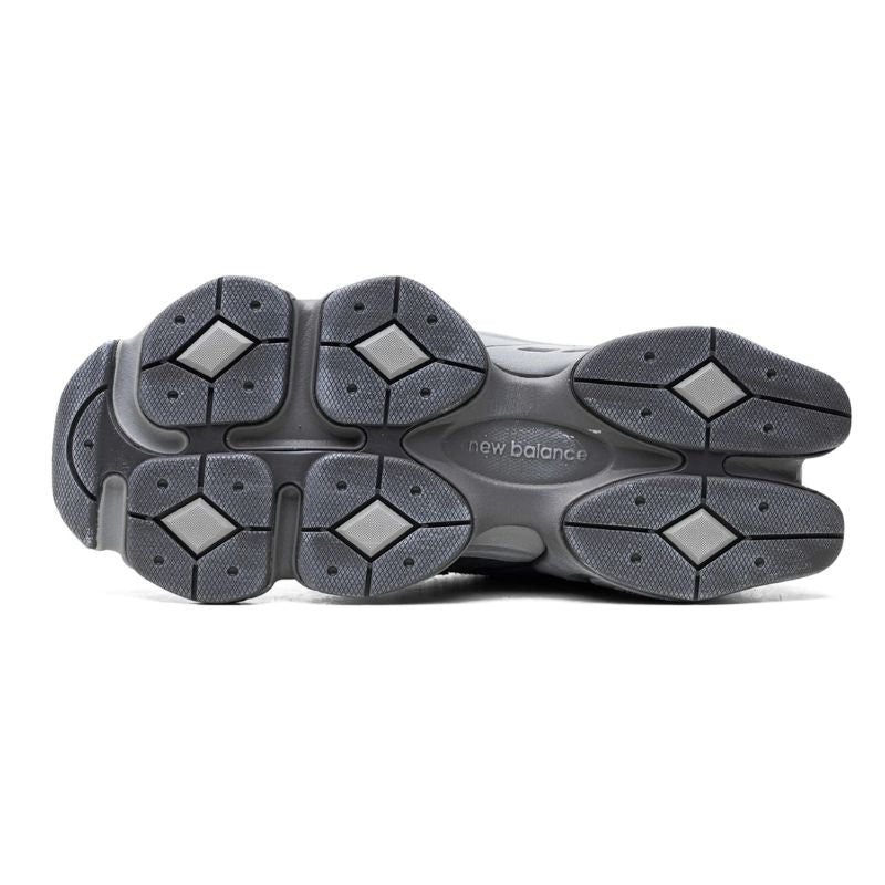 New Balance 9060 Magnet
