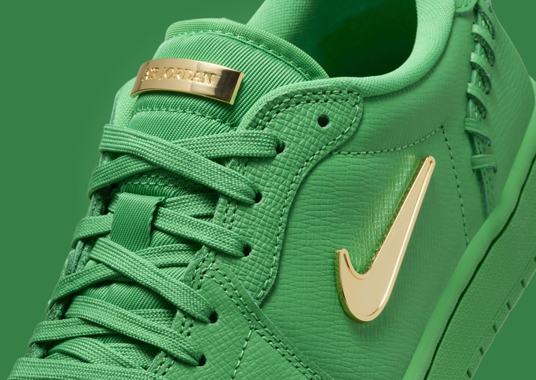 Nike WMNS Air Jordan 1 MM Low "Lucky Green"